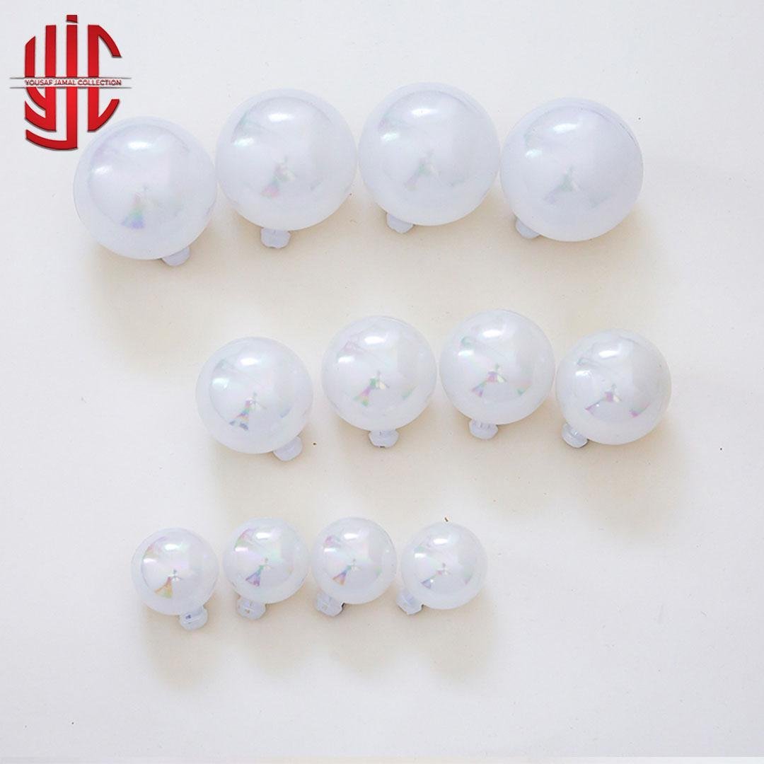 yjc-DCBL-042-1.jpg Transparent White Faux Balls 12 Pcs Pack - Image 1