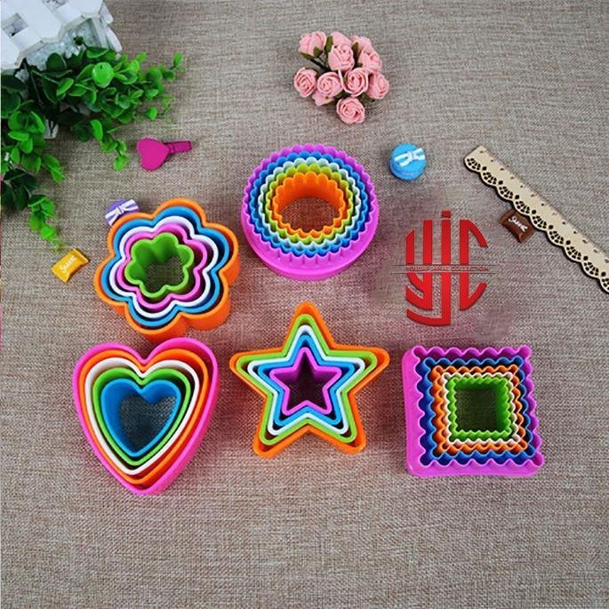 yjc-PLCT-001-Main-1.jpg Five Pieces Plastic Cookie Cutter Set in 5 Shapes - Image 1