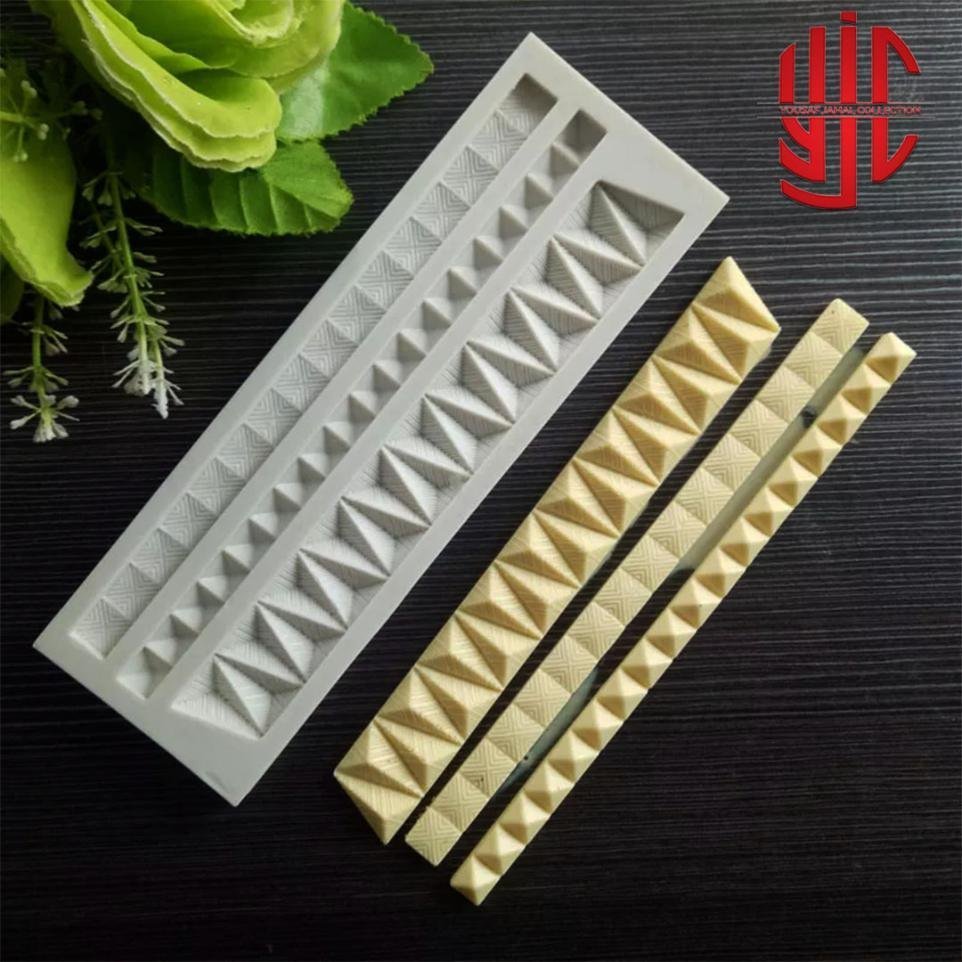 yjc-PLMO-043-1.jpg Silicon Gemstone Wave Lace Chocolate Paste Mold 3 Cavities - Image 1